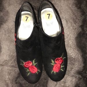 Heels with rose stitching